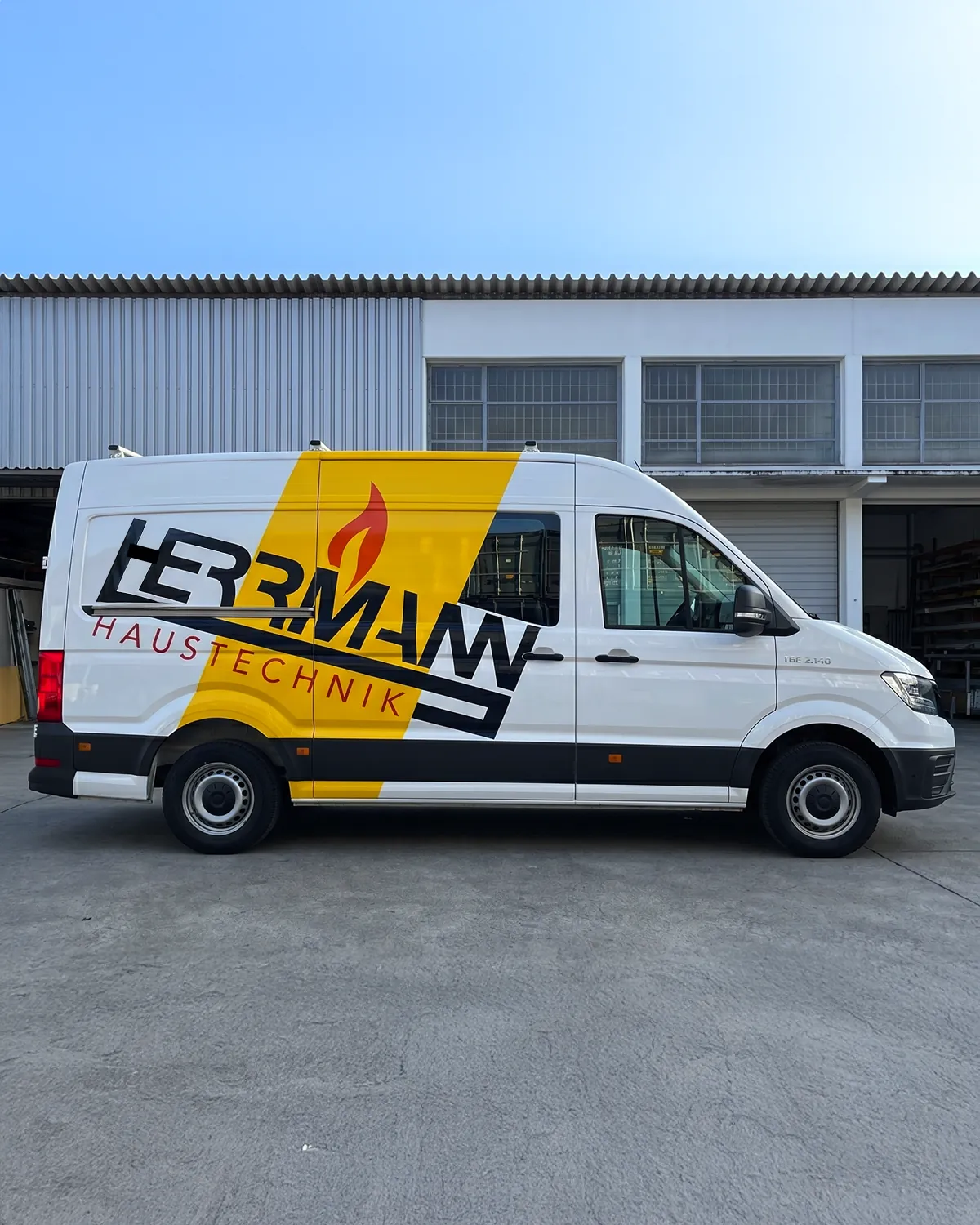 Fahrzeugfolierung an einem Transporter – Werbung³ aus Engstingen