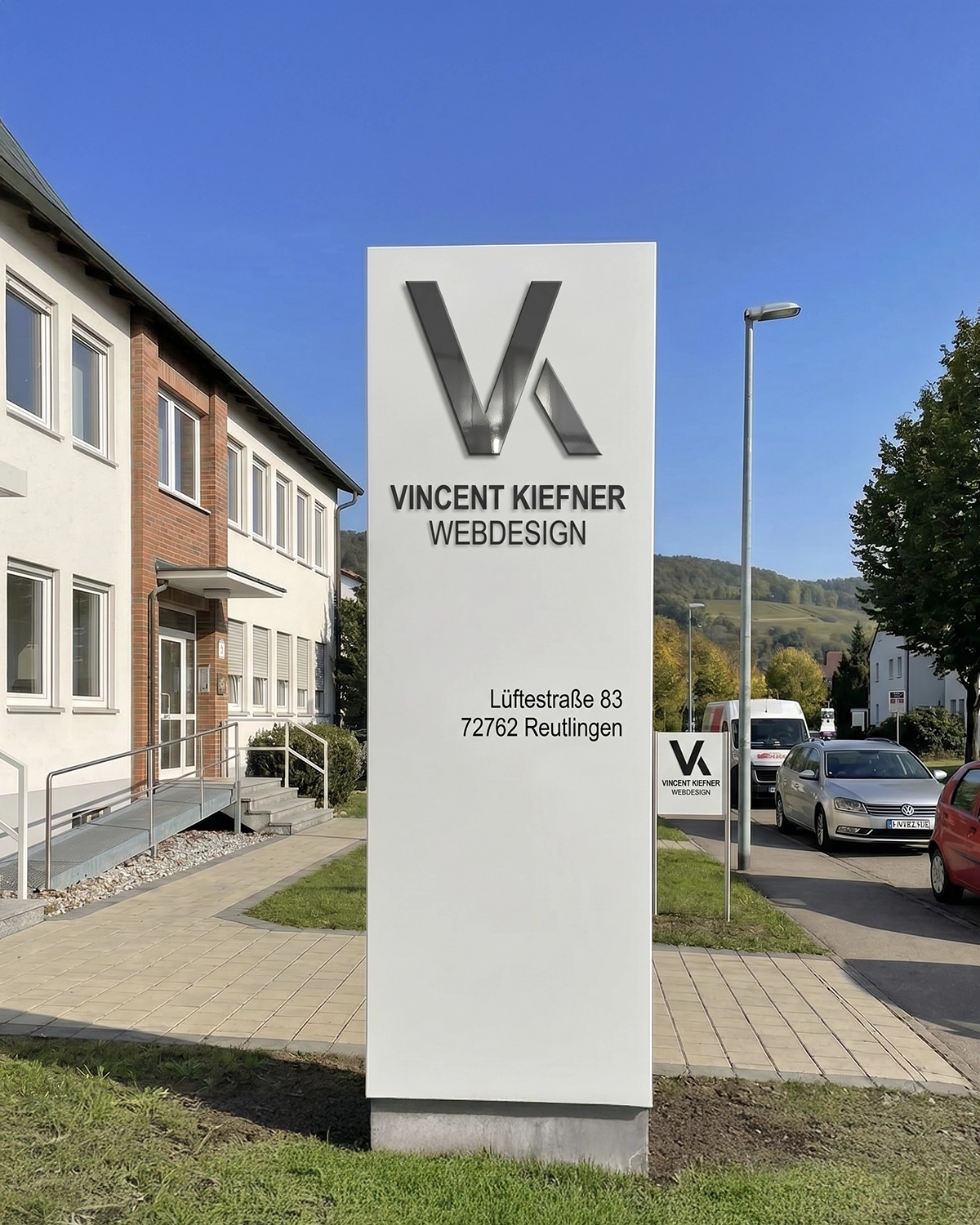 Beleuchteter Pylon als Wegweiser – Pylone von Werbung³